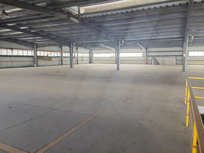 時代高架口235國道旁約100米鋼結構廠房出租