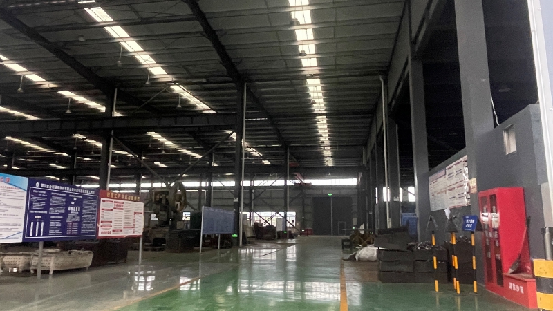 單層鋼結構廠房出售、出租，層高12.8米，售價、租金可面議，高速2公里