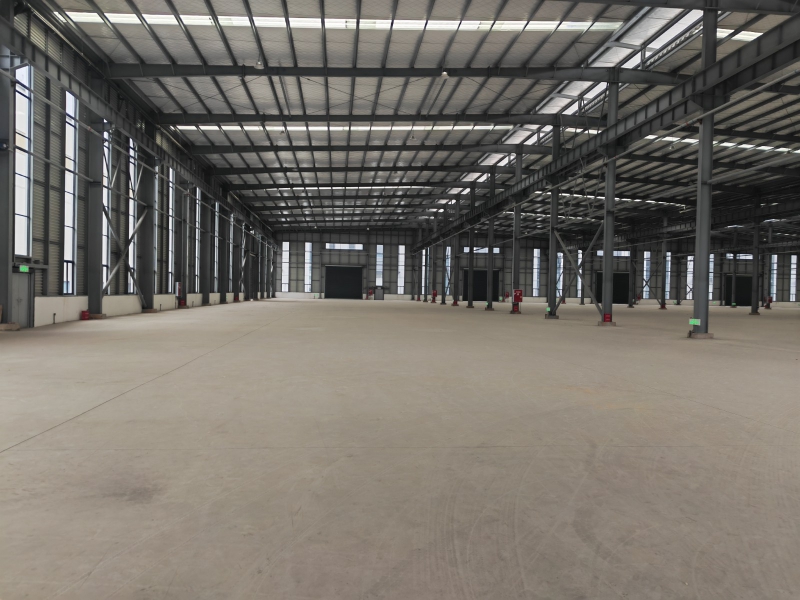 成都龍泉經(jīng)開(kāi)區(qū) 標(biāo)準(zhǔn)廠房 倉(cāng)庫(kù)直租 13米層高 2萬(wàn)平米面積大小可分租 價(jià)格美麗