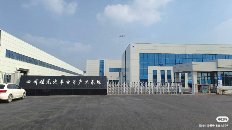 成都大邑5100平米鋼結(jié)構(gòu)廠房出租