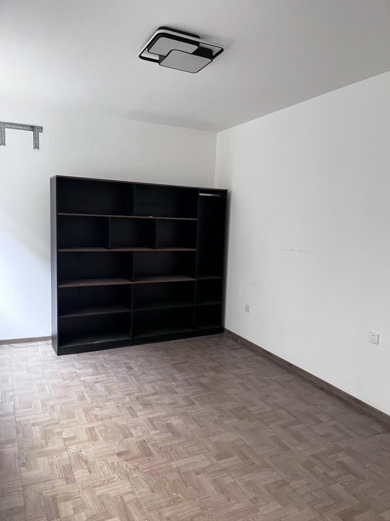 成都產業園區廠房出租(免裝修期,免租期租5年免3年)專業人員辦理入園手續