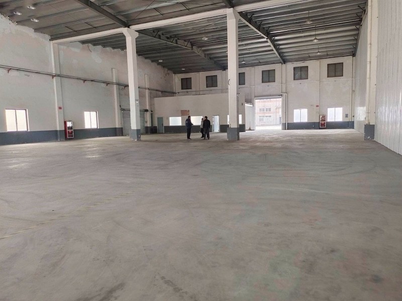 房東直租:嘉定外岡,證件齊全 超大空地 層高9米 大車好進(jìn)出 戶型方正