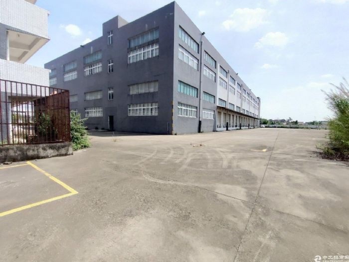 白云區(qū)新出標準獨棟高臺廠房9100平,空地8500,高7.5米,可分租,拖車可進