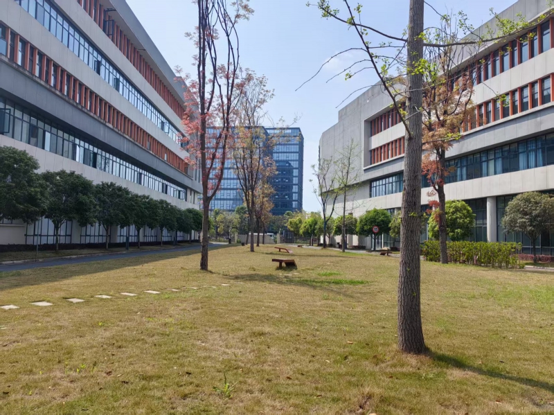 新都石板灘 到市區20分鐘 13-20元 18個月免租期 綜合成本只要幾塊錢