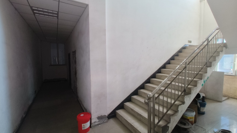 西青王穩莊工業園  總面積3400平 有辦公區 兩臺天車