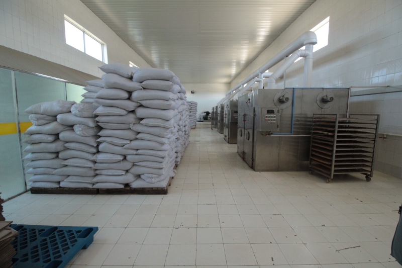 遼寧朝陽(yáng)21000平廠房場(chǎng)地出租出售，水電齊全，臨近高速口，可多方式參與。